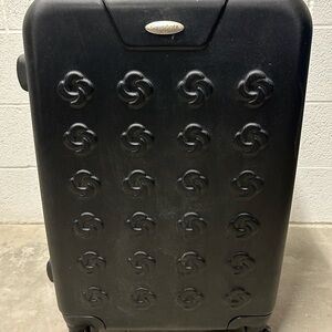 Black Samsonite 360 Wheels